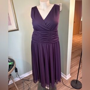 Laura Elegant Purple V-Neck Evening Dress or bal gown